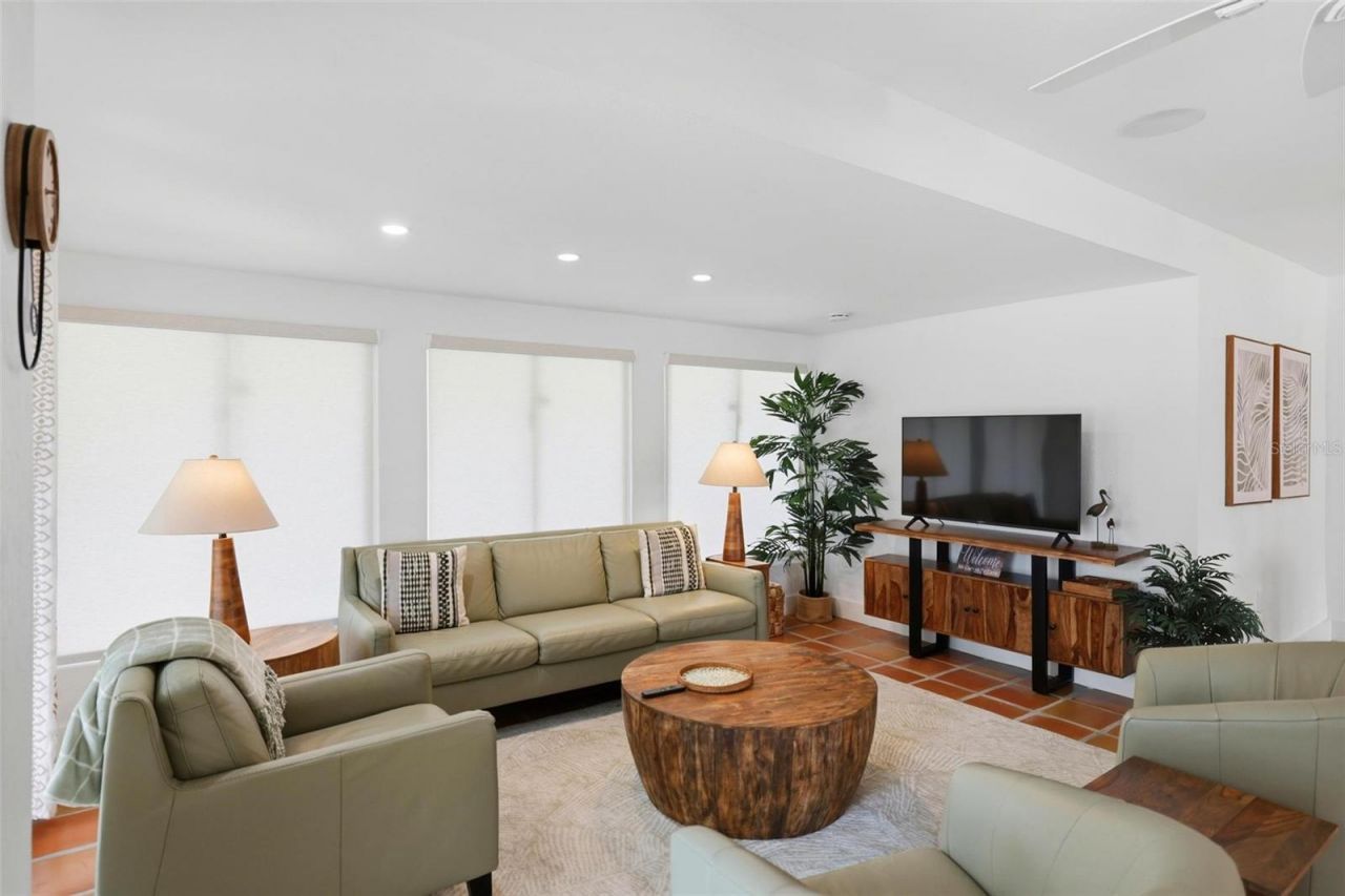 409 N Washington Drive, Sarasota, FL 34236 Photo