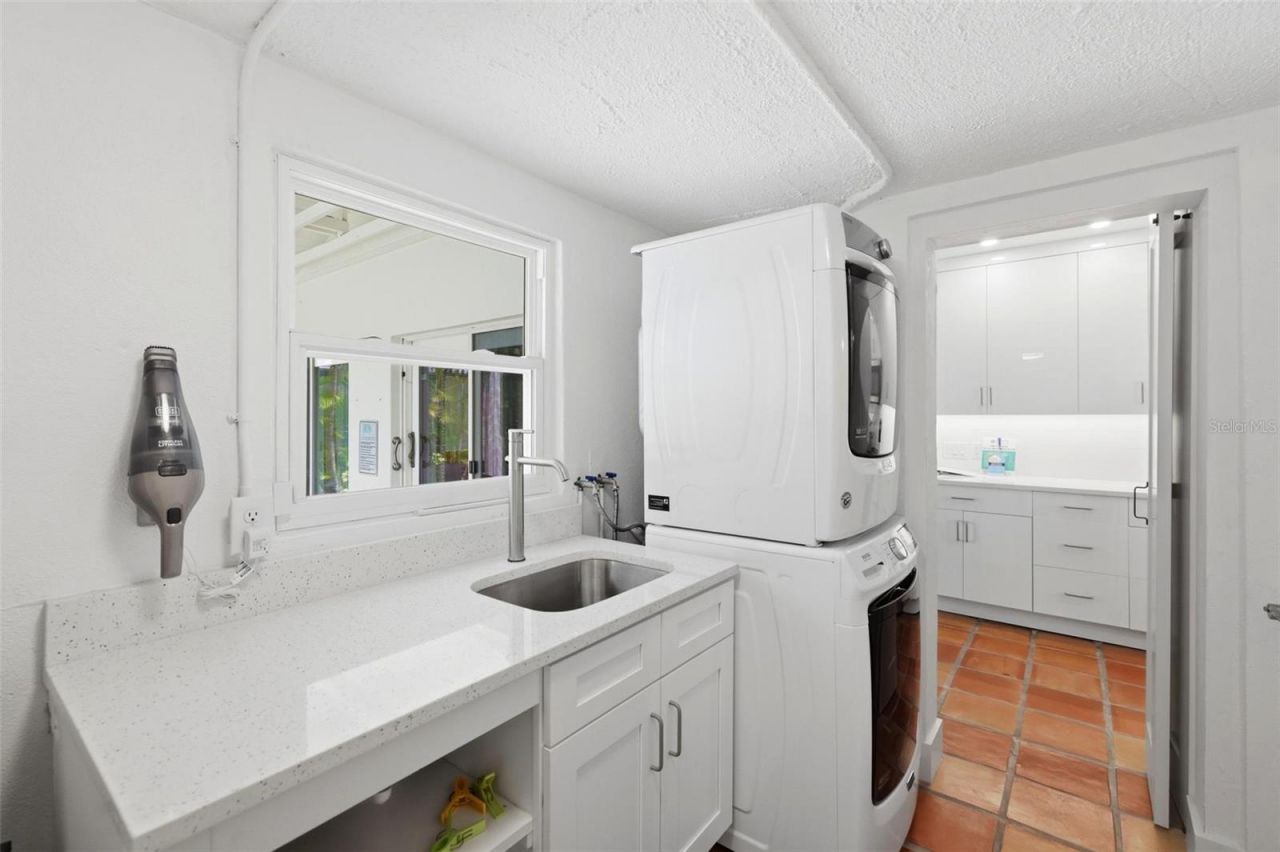 409 N Washington Drive, Sarasota, FL 34236 Photo
