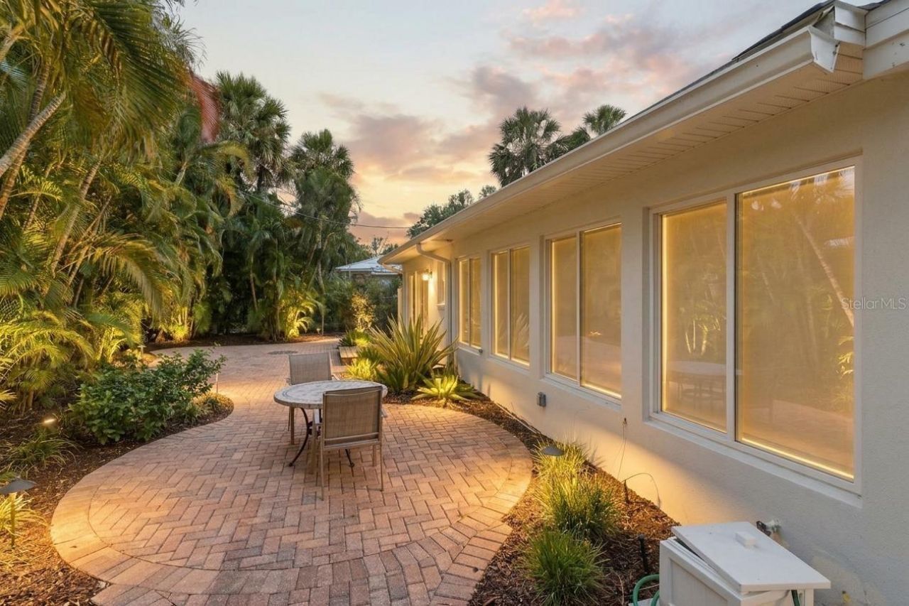 409 N Washington Drive, Sarasota, FL 34236 Photo