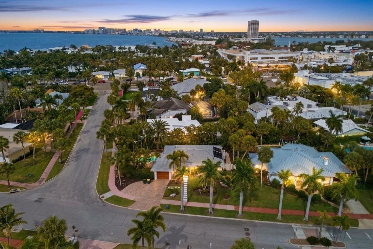 409 N Washington Drive, Sarasota, FL 34236 Photo