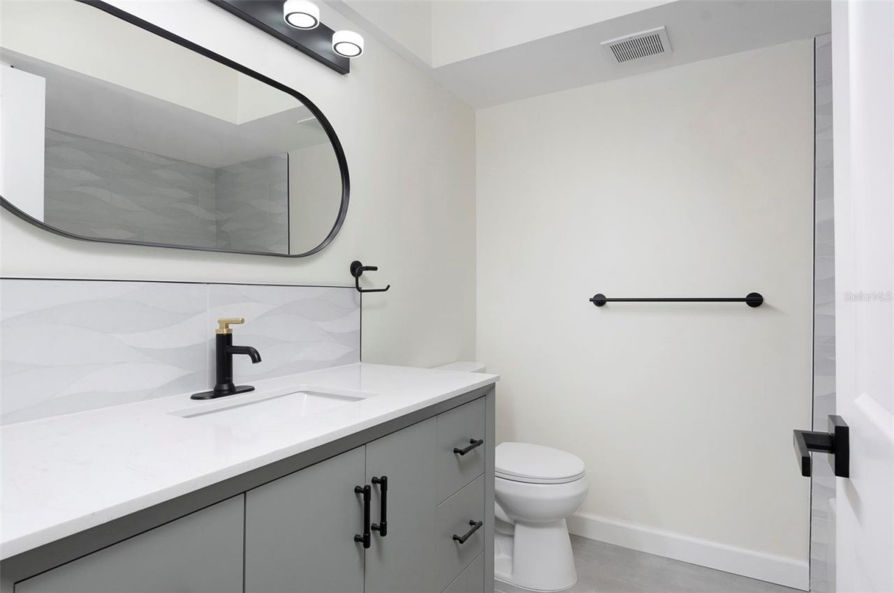 3740 58th Street N, Unit 106, Saint Petersburg, FL 33710 Photo