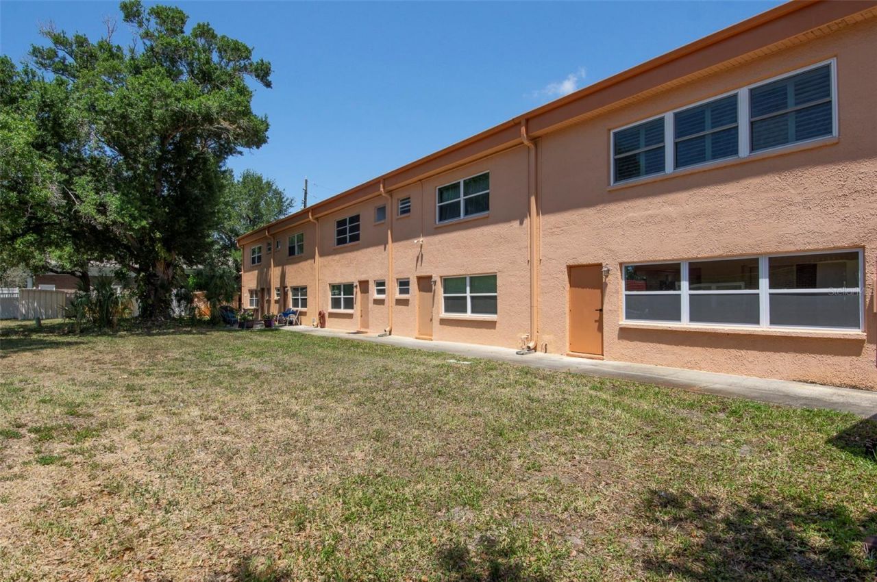 3740 58th Street N, Unit 106, Saint Petersburg, FL 33710 Photo