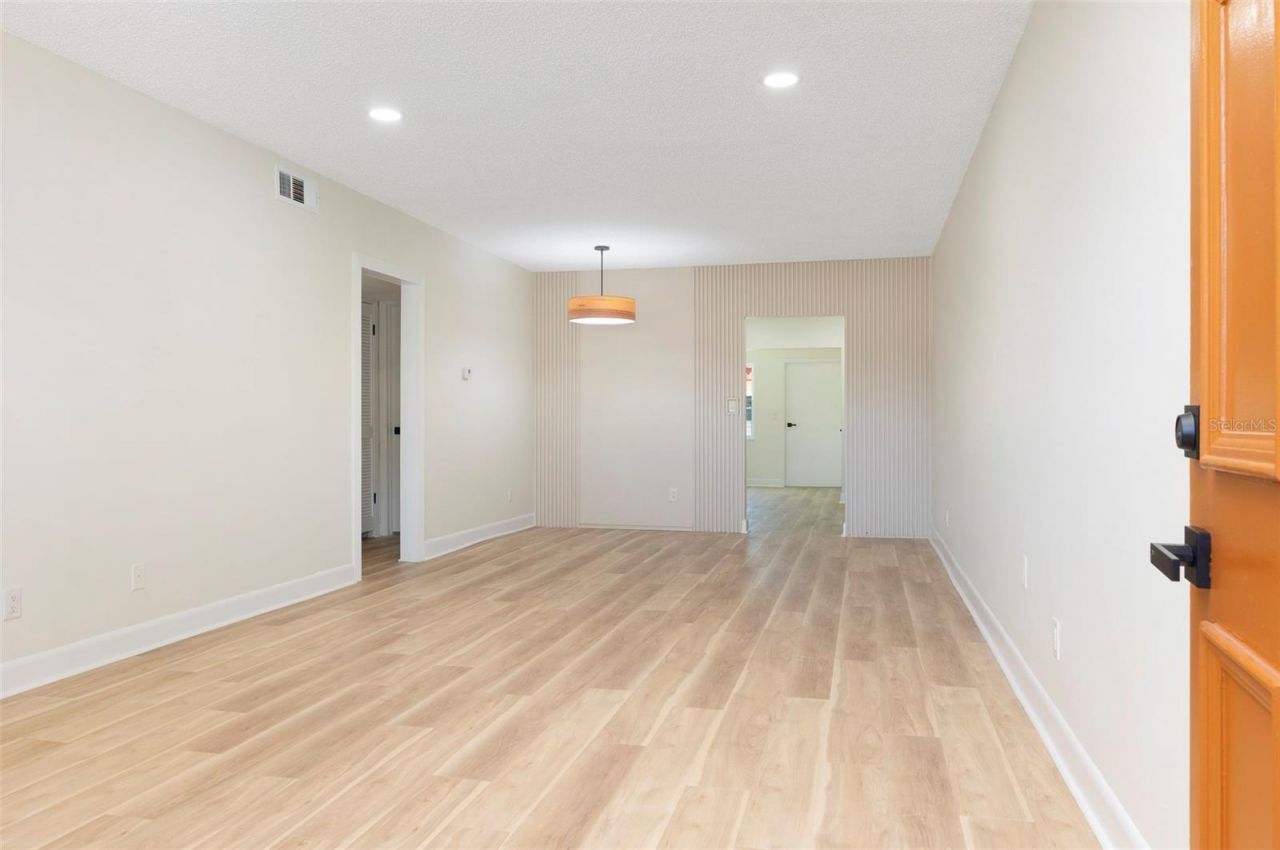 3740 58th Street N, Unit 106, Saint Petersburg, FL 33710 Photo