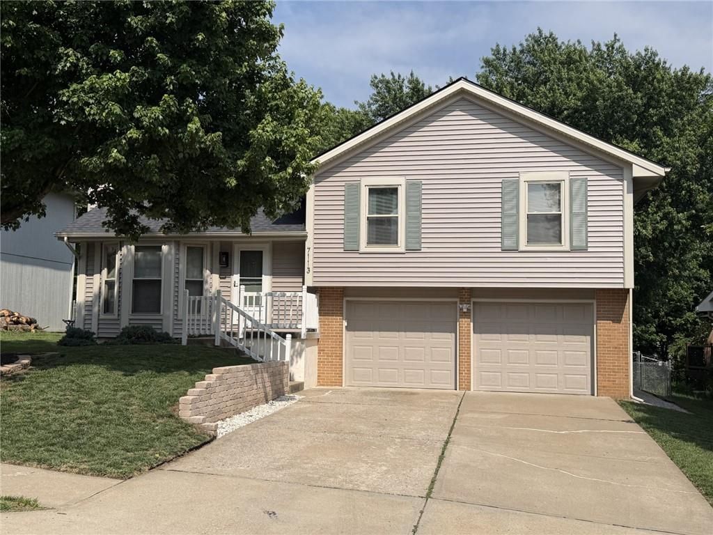 7113 N Atkins Avenue, Kansas City, MO 64152 Main Photo