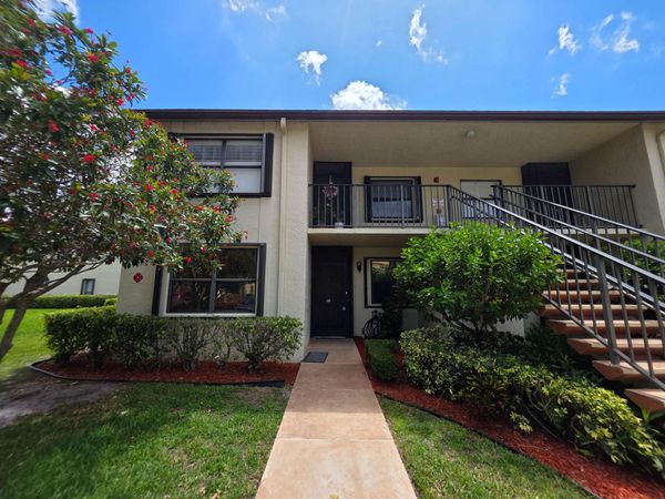 7892 Willow Spring Circle N, Unit 1511, Boynton Beach, FL 33436