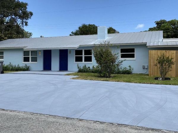 1867 Windsor Drive, North Palm Beach, FL 33408
