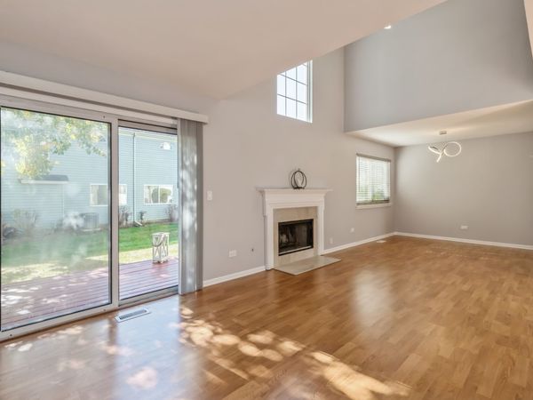 222 Wellington Circle, Gurnee, IL 60031
