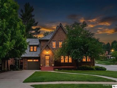 5043 Parker Street , Omaha, NE 68104