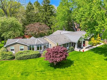 1200 Gatestone Circle, Webster, NY 14580