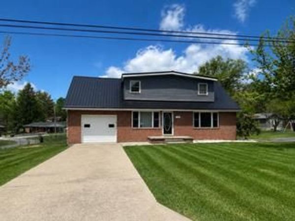 172 Pleasant Drive, BECKLEY, WV 25801