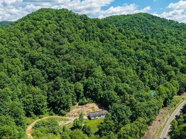 10633 Poplar Gap road, Ravencliff, WV 25913