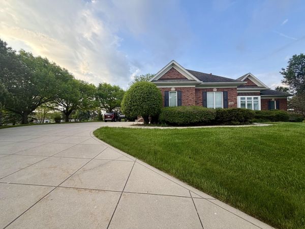 9261 Ruth Court, St. John, IN 46373