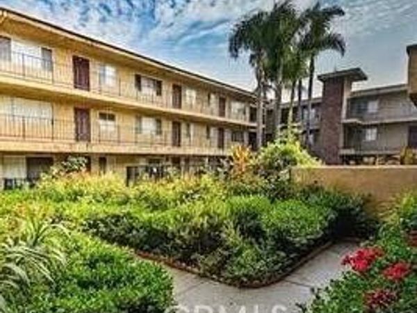 8505 Columbus Avenue, Unit 315, North Hills, CA 91343
