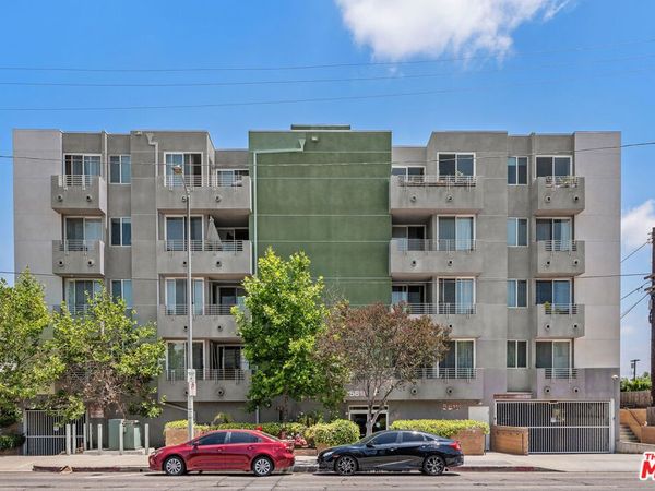5818 Whitsett Avenue, Unit 402, Valley Village, CA 91607