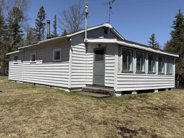 8304 Peshekee Grade Road, Michigamme Twp, MI 49849