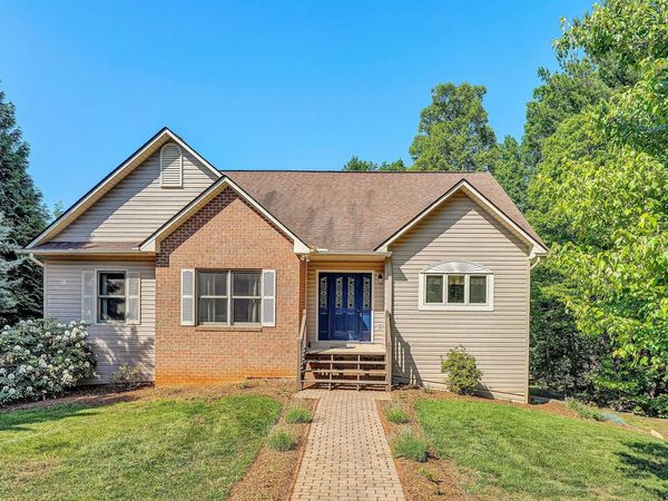 400 HARBOR LANDING DR , Moneta, VA 24121