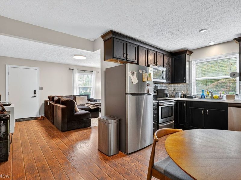 1473 Munroe Falls Avenue , Cuyahoga Falls, OH 44221 Photo 10