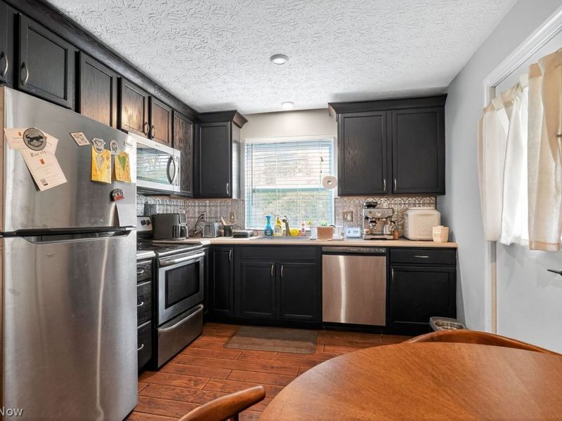 1473 Munroe Falls Avenue , Cuyahoga Falls, OH 44221 Photo 8