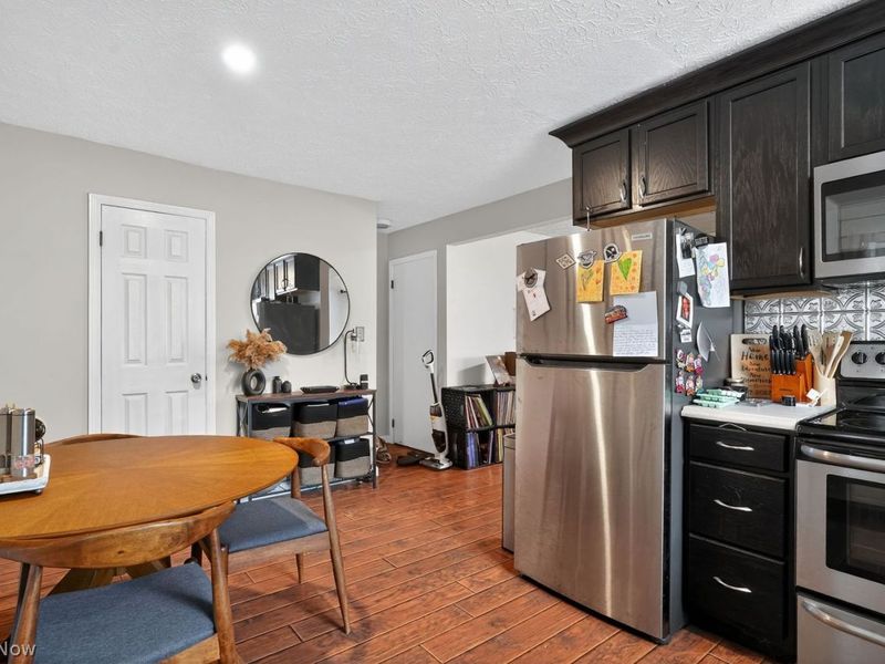 1473 Munroe Falls Avenue , Cuyahoga Falls, OH 44221 Photo 9