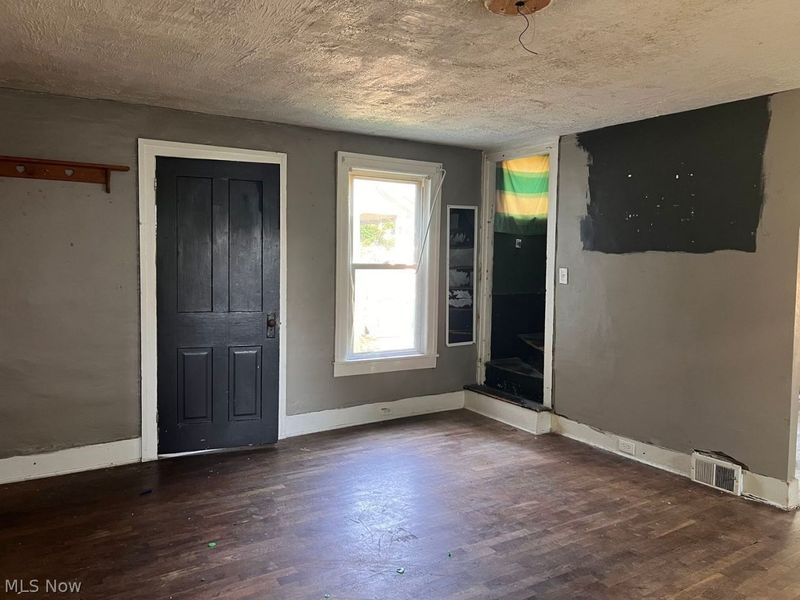 417 Courtland Street , Wellington, OH 44090 Photo 6