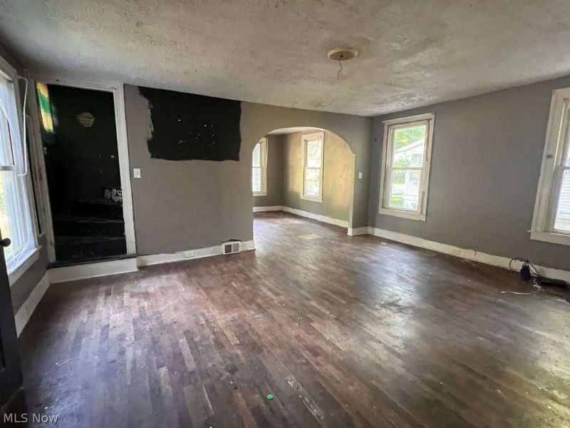 417 Courtland Street , Wellington, OH 44090 Photo 8