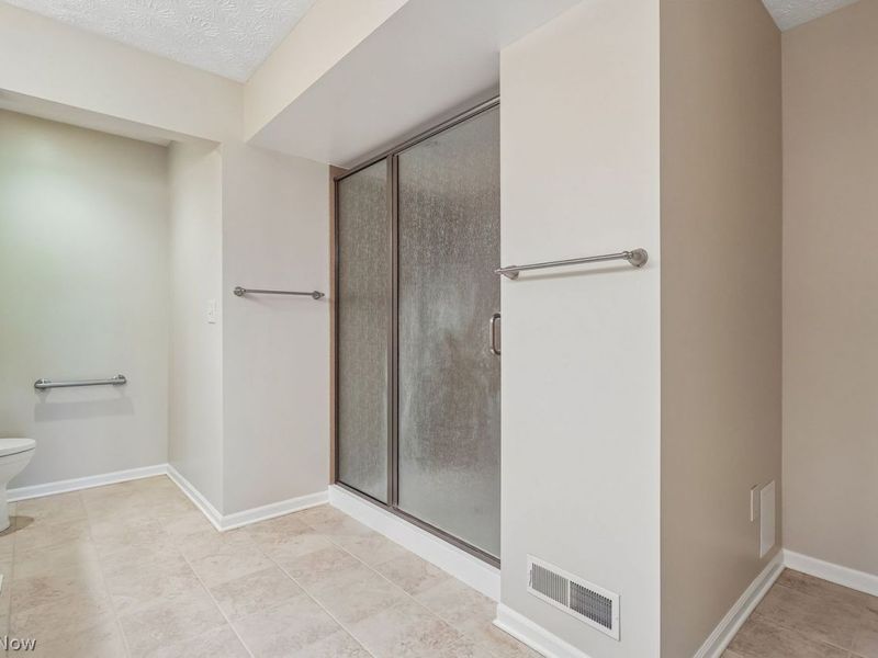 3567 Sparrow Pond Circle , Bath, OH 44333 Photo 16