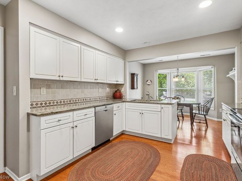 3567 Sparrow Pond Circle , Bath, OH 44333 Photo 9