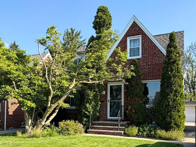 8316 Southington Drive , Parma, OH 44129 Photo 1