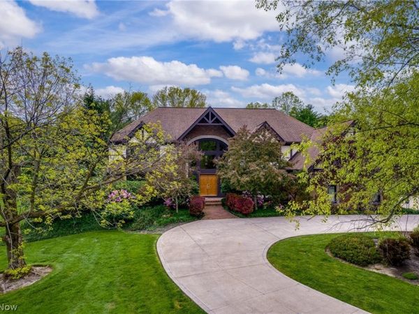 40 Fairway Trail , Moreland Hills, OH 44022