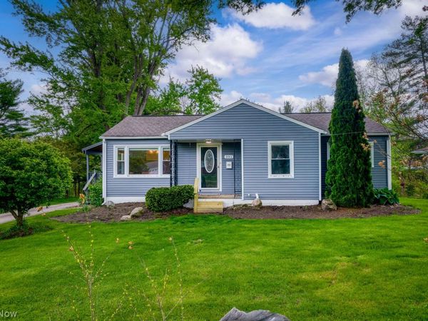 391 Park Avenue , Chardon, OH 44024