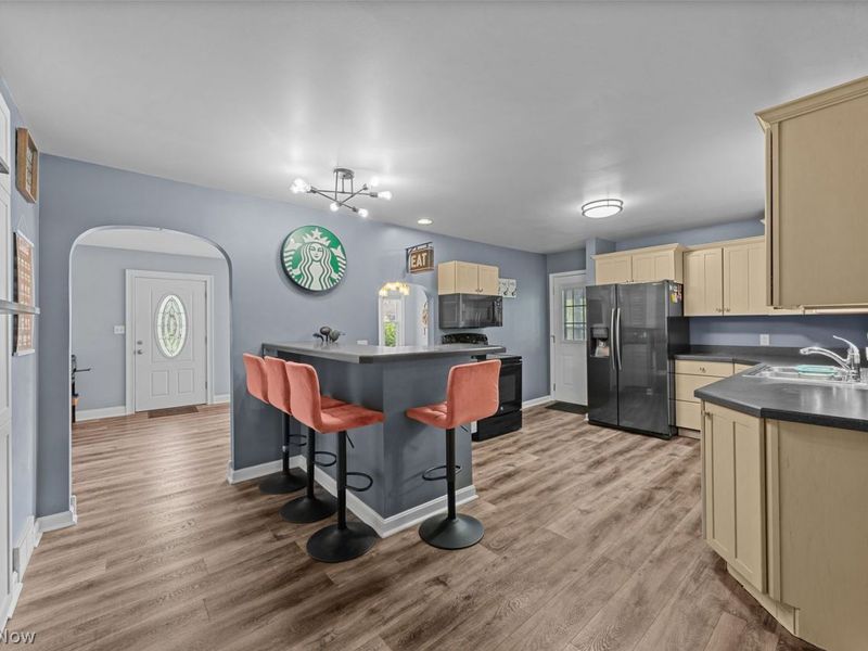 391 Park Avenue , Chardon, OH 44024 Photo 6