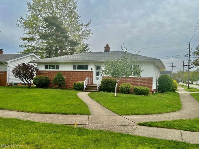 36 E Dartmoor Avenue , Seven Hills, OH 44131 Photo 1