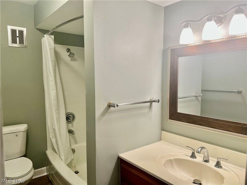 36 E Dartmoor Avenue , Seven Hills, OH 44131 Photo 14