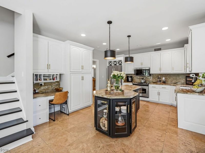 185 Queens Lane , Canfield, OH 44406 Photo 8