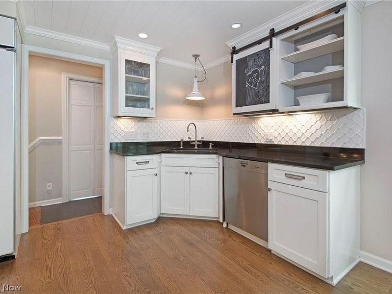 8282 Valley Drive , Chagrin Falls, OH 44023 Photo 8