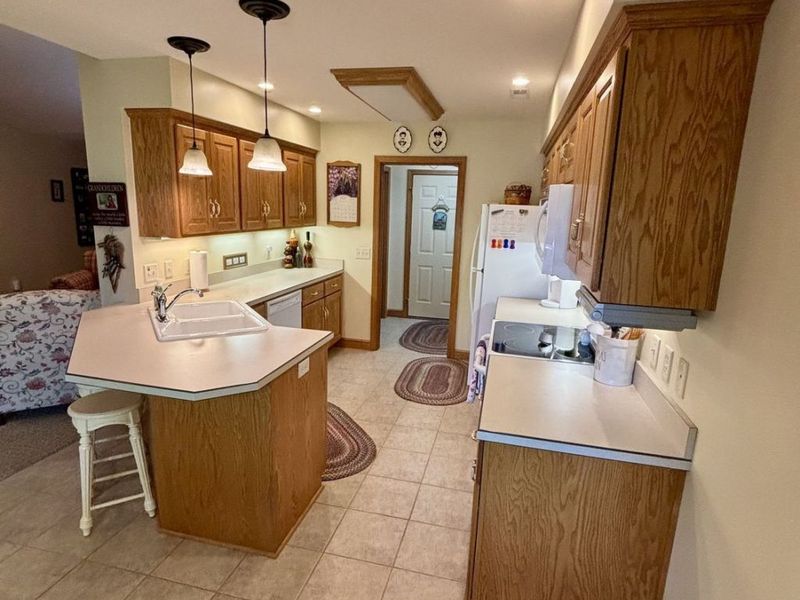 225 Pinehurst Drive , Dover, OH 44622 Photo 5