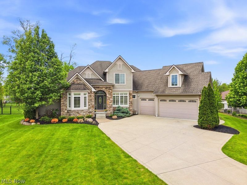 8090 Prairie Crossing , Macedonia, OH 44056 Photo 1