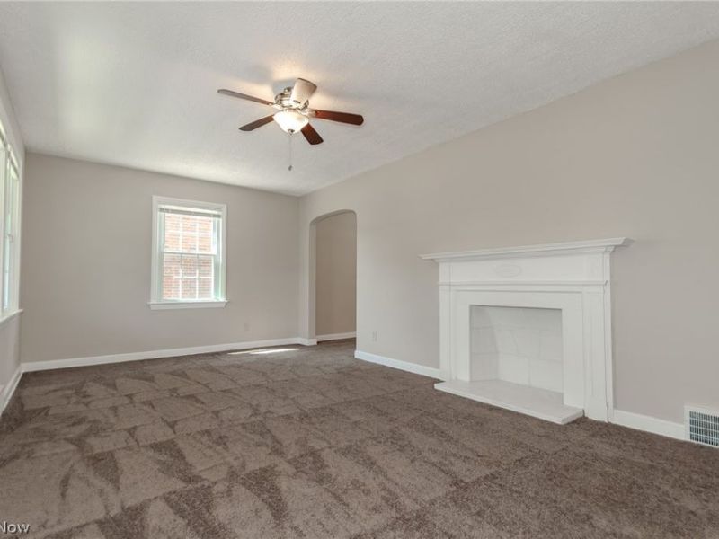 360 E 248th Street , Euclid, OH 44123 Photo 3