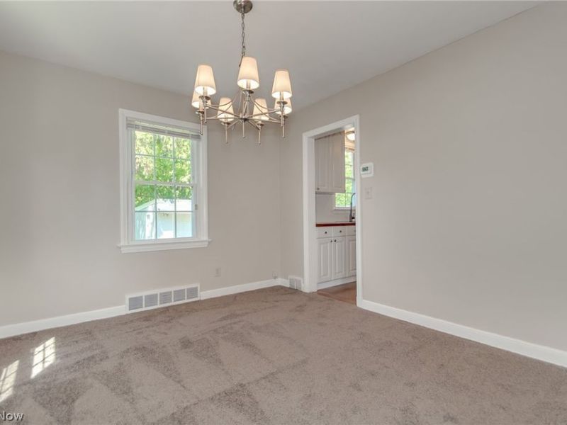 360 E 248th Street , Euclid, OH 44123 Photo 7