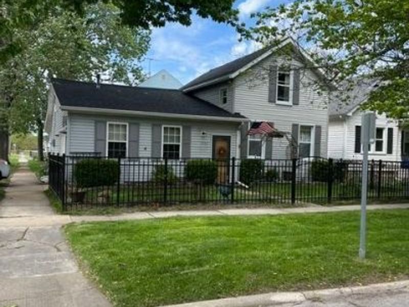 5742 South Street , Vermilion, OH 44089 Photo 2