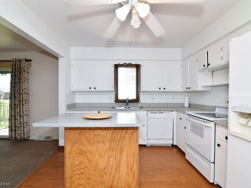 1218 Cordova Road , Mayfield Heights, OH 44124 Photo 8