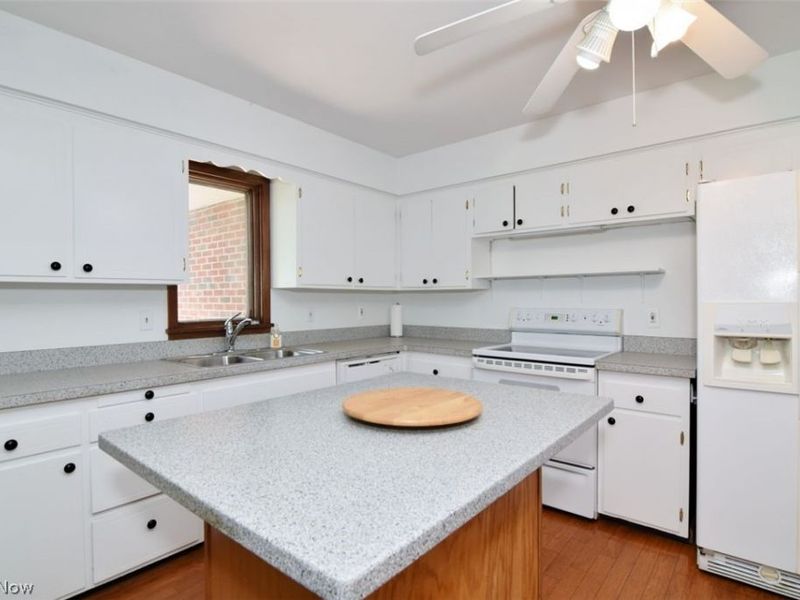 1218 Cordova Road , Mayfield Heights, OH 44124 Photo 9