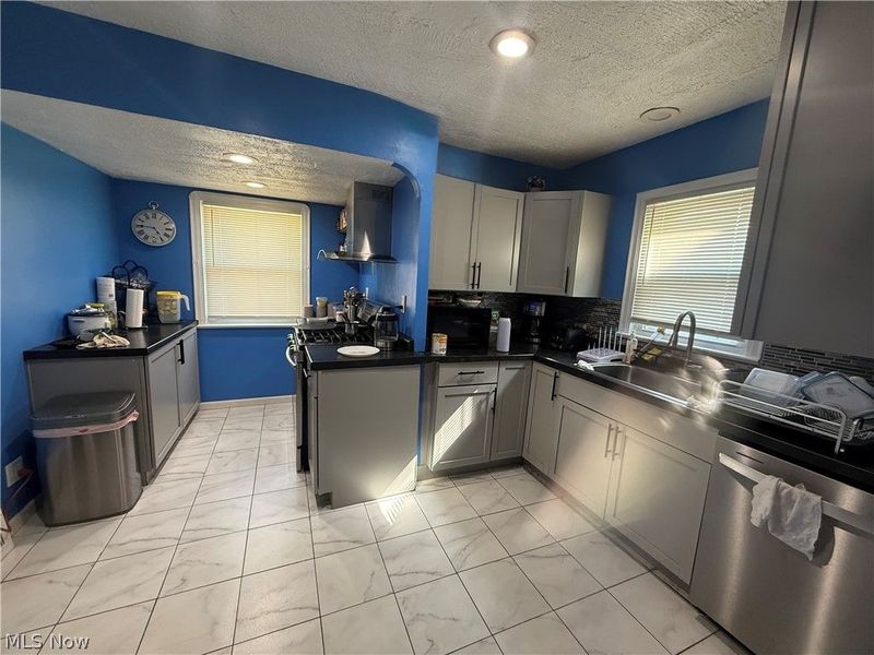 17912 Ponciana Avenue , Cleveland, OH 44135 Photo 3