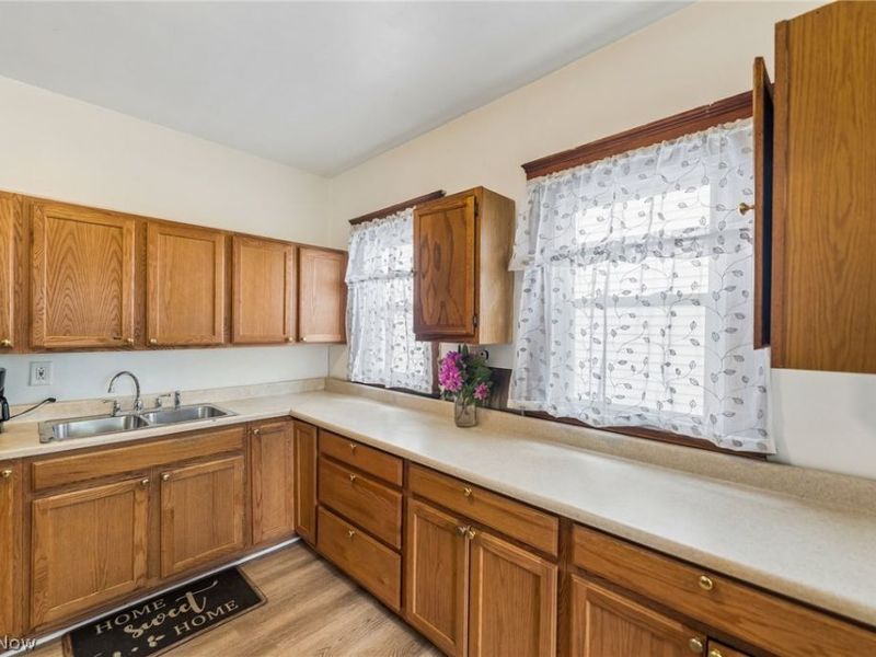 3713 Library Avenue , Cleveland, OH 44109 Photo 10