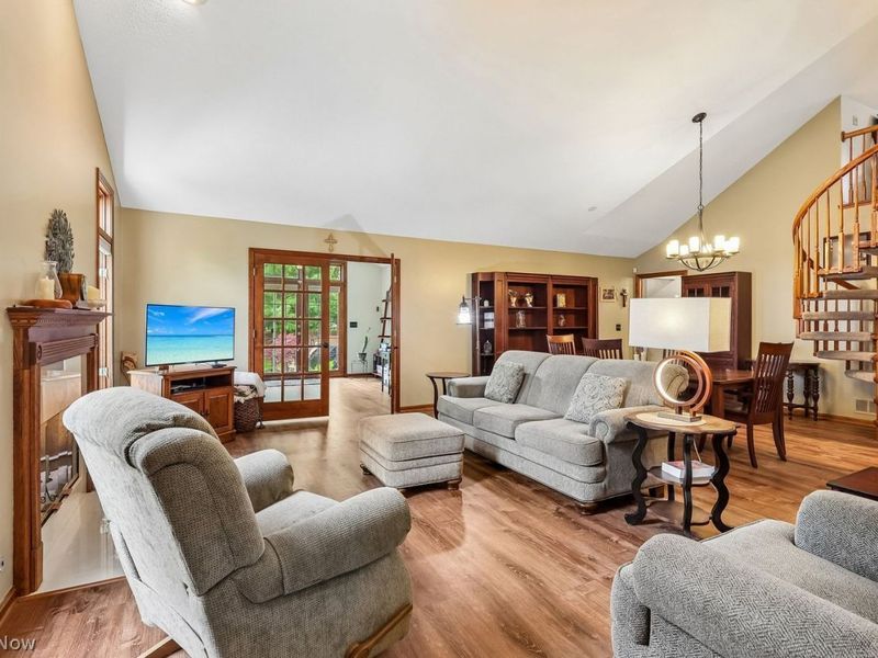 12579 Woodberry Lane, Strongsville, OH 44149 Photo 8