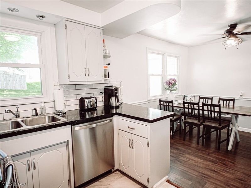 2866 Peacock Drive , Youngstown, OH 44511 Photo 6