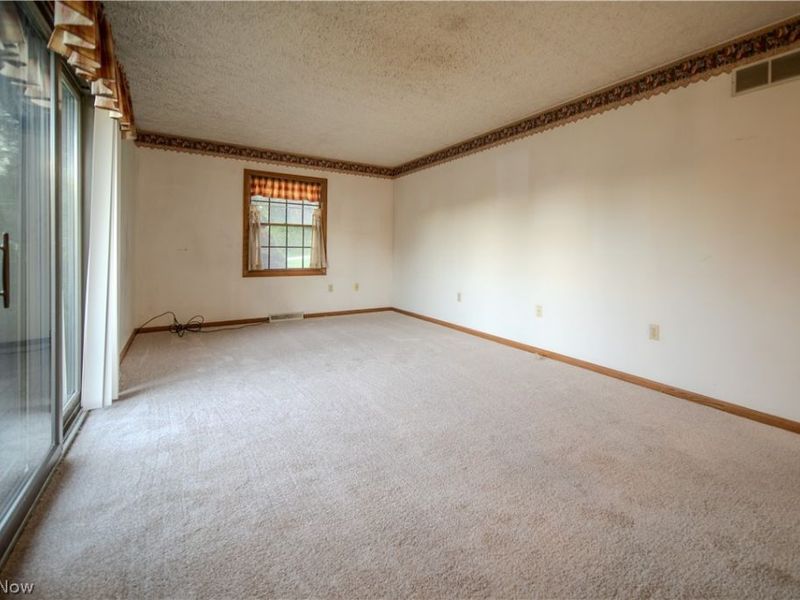 3192 Dewalt Drive, Green, OH 44312 Photo 15
