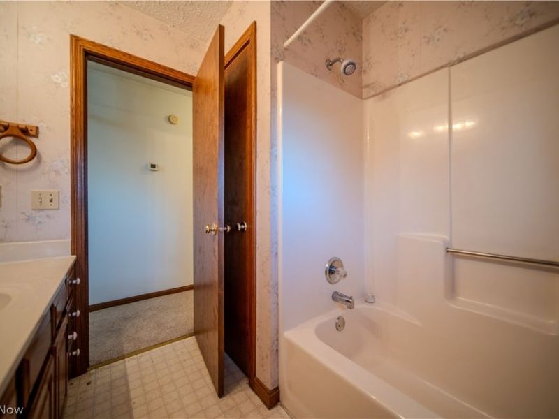 3192 Dewalt Drive, Green, OH 44312 Photo 19