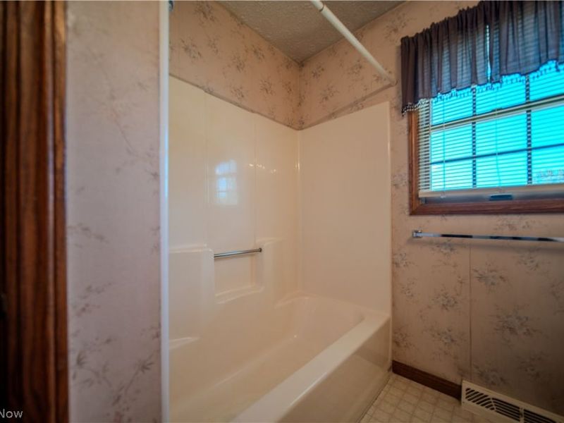 3192 Dewalt Drive, Green, OH 44312 Photo 19