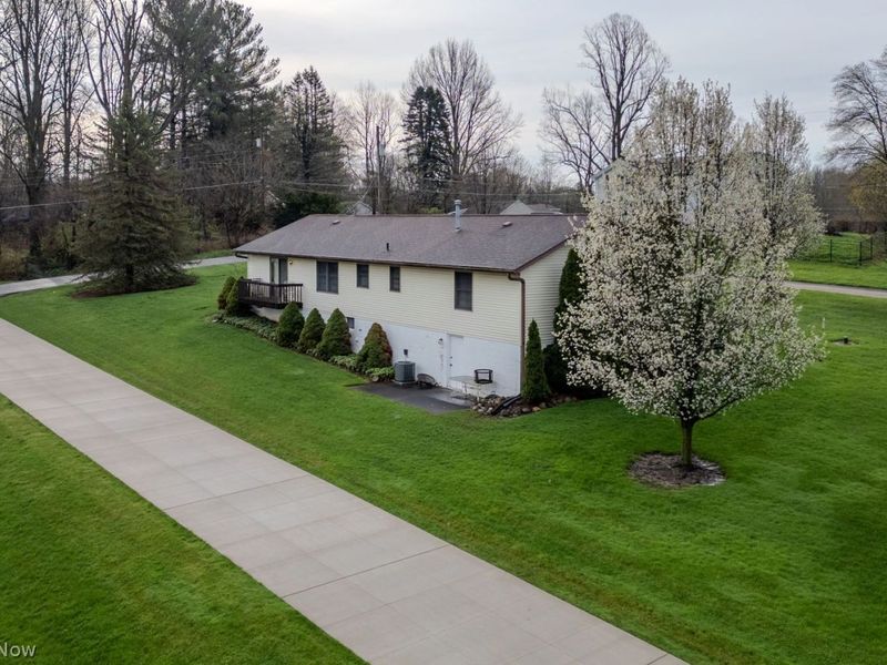 3192 Dewalt Drive, Green, OH 44312 Photo 5